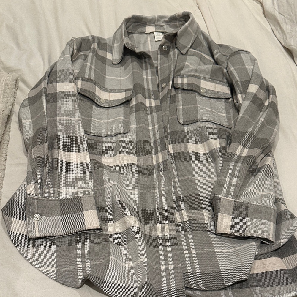 H&M Women's Gray and White Plaid Button Down Shirt